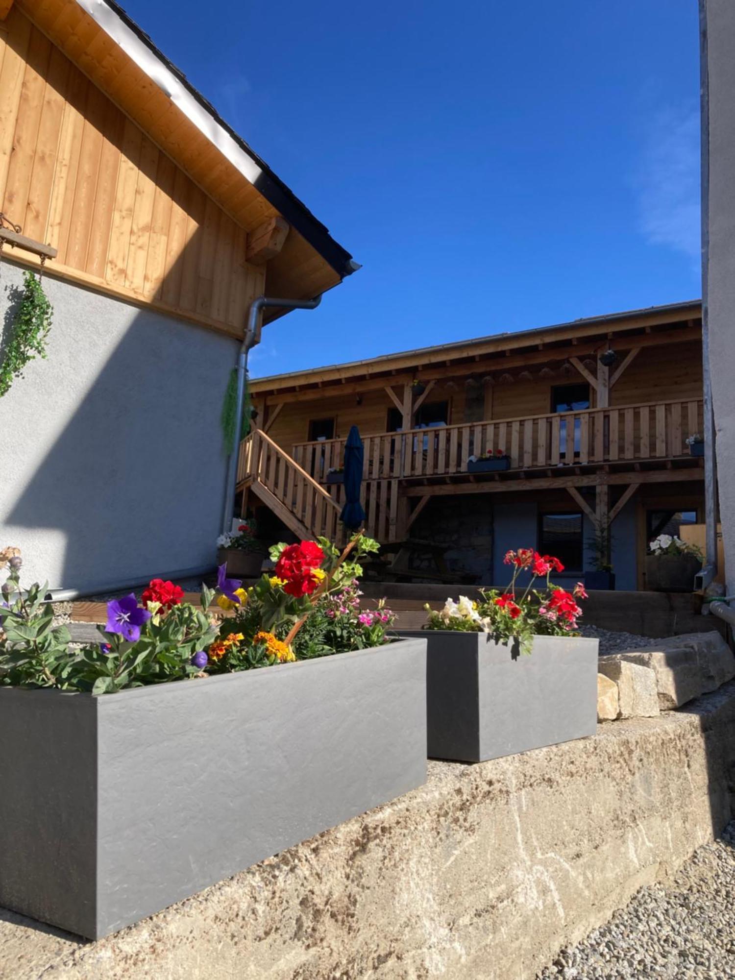 Maison Canelle Le Clos Des Ours Matemale Bagian luar foto